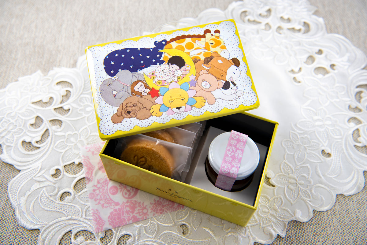 アテスウェイクッキー缶＆ミルフィユスペシャリテ 出来たてのクッキーの美味しさを、一つひとつ大切に。アトリエ